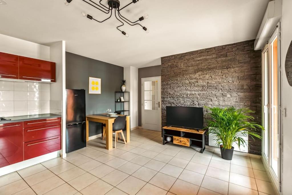 Appartamento T2 Paisible Vaise, Avec Parking Metro Direct Bellecour Lione Esterno foto